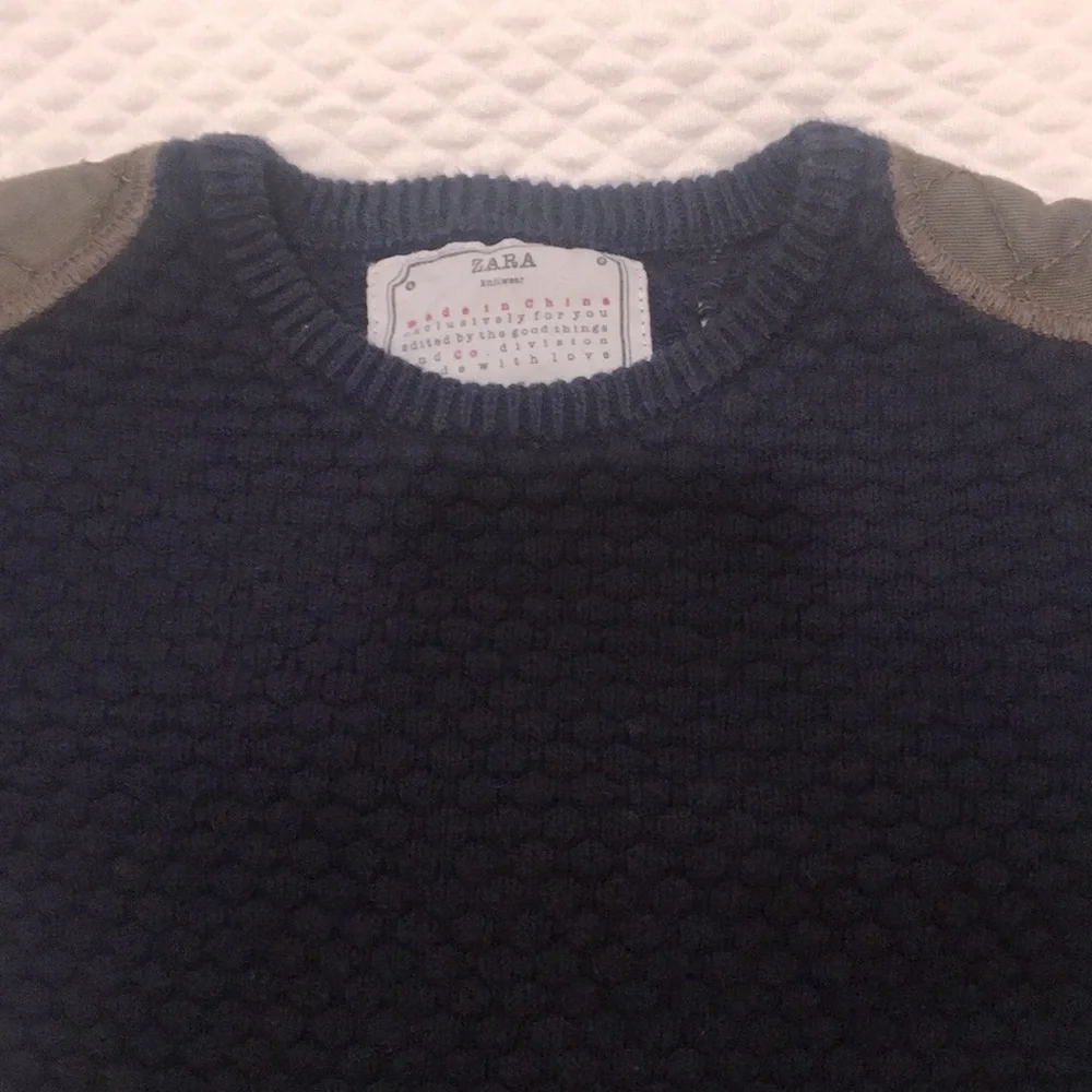 Zara boys Knitwear pullover crewneck sweater w/ brown shoulder appliqué 4-5 yrs